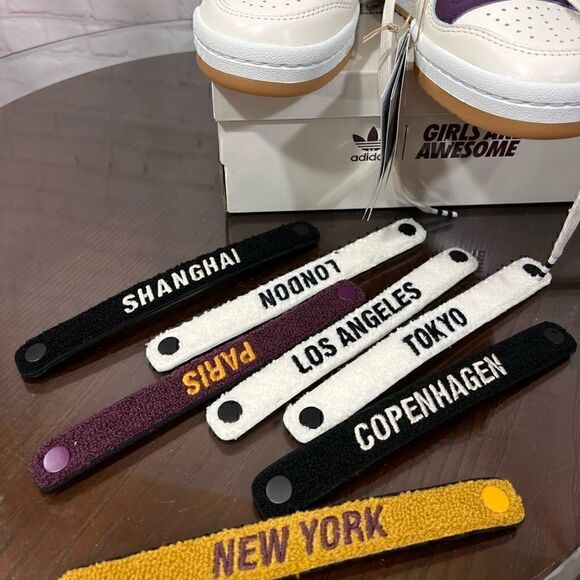 7 Forum X Adidas Changeable Strap Sneakers “Girls are Awesome” nib Collectible - Picture 6 of 11